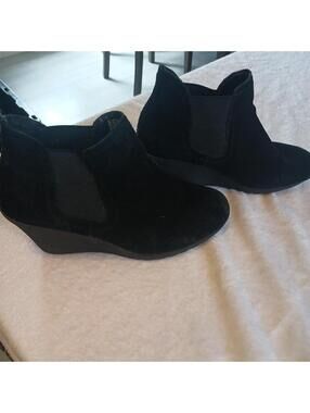 White Mountain Kahlua Women's Black Suede Wedge Booties Size 8.5-SH16